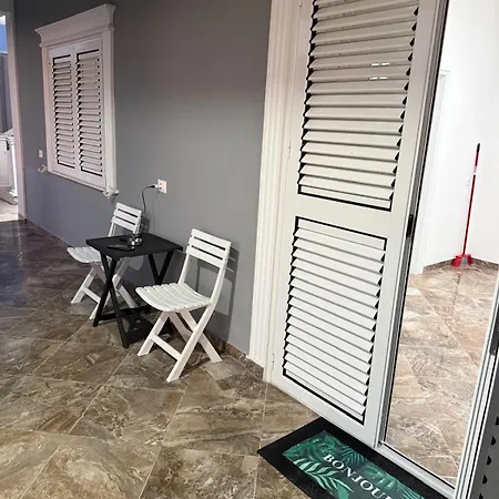Muhadri Appartement *